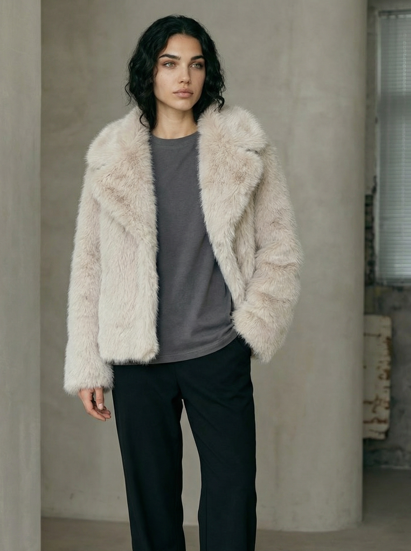 Warm & Stylish – Faux Fur Coat